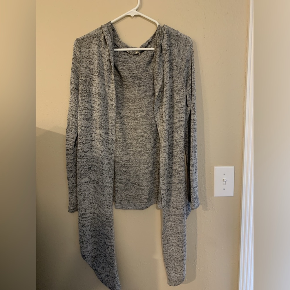 Sweater/ cover/ shrug